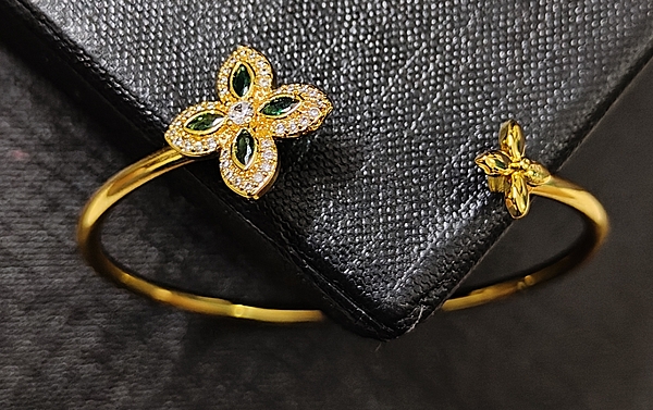 Bracelet Gold Tone Zirconia Green Rhombus Flower