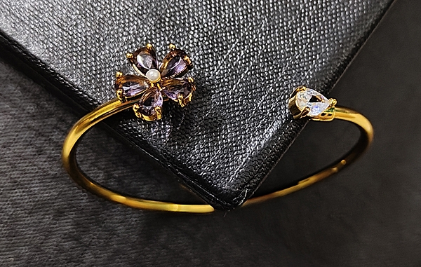 Bracelet Gold Tone Zirconia Lavender Flower