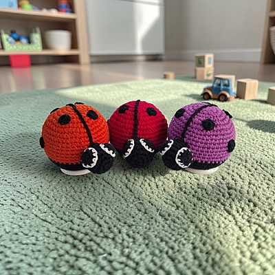 Ladybird Medium Rattle
