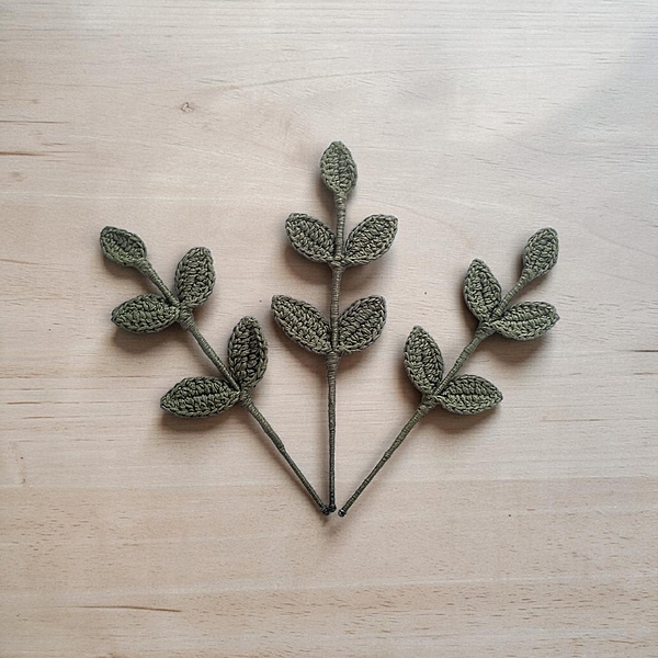 Leaf with Stem Small Dark Green Leaf with Stem Small Dark Green