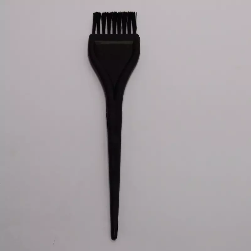 Hair colour brush