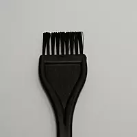 Hair colour brush