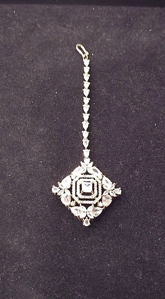 Mehandi or Kundan Stone Maang Tikka