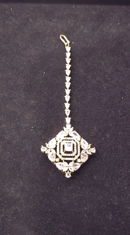 Mehandi or Kundan Stone Maang Tikka