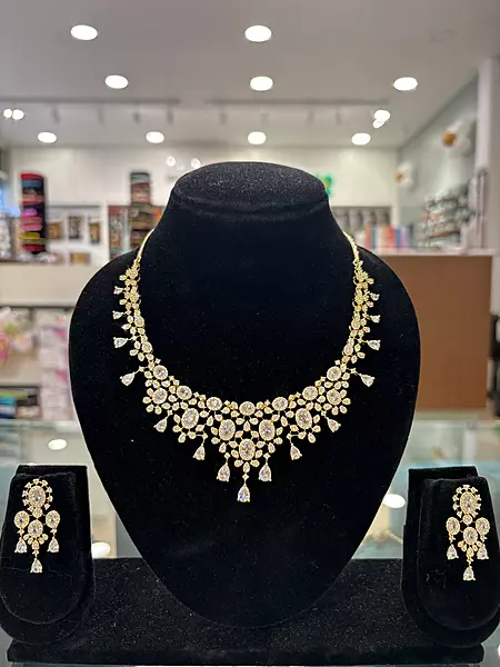 AD Necklace Set with Floral Pattern