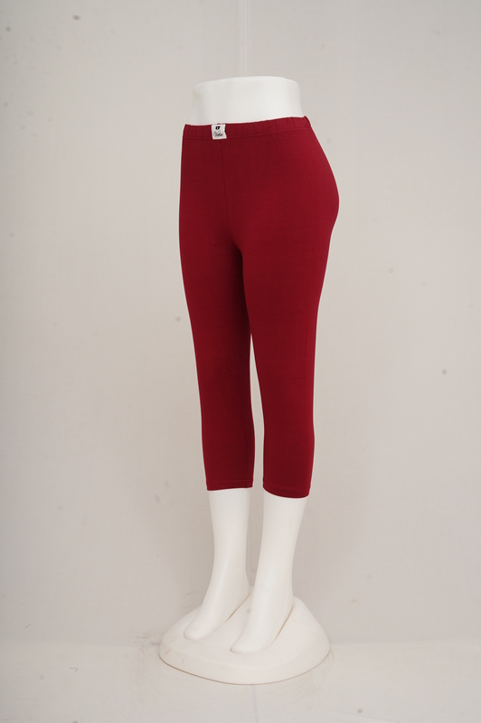 Women Earth Red Capri