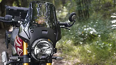 Carbon Racing "WANDERER" Premium Touring Windshield for Triumph Speed 400 / Scrambler 400 X