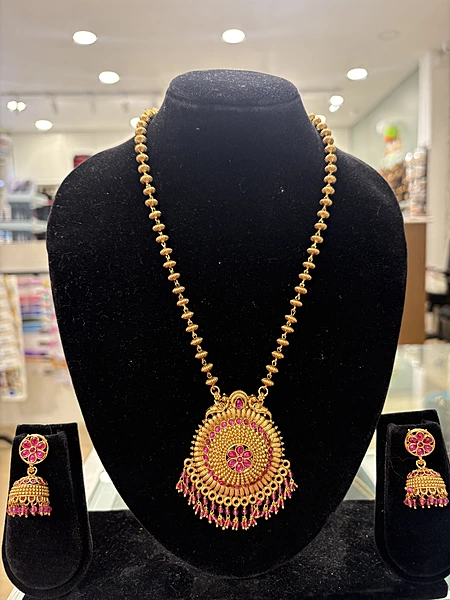 Antique haaram with Ruby stone pendant