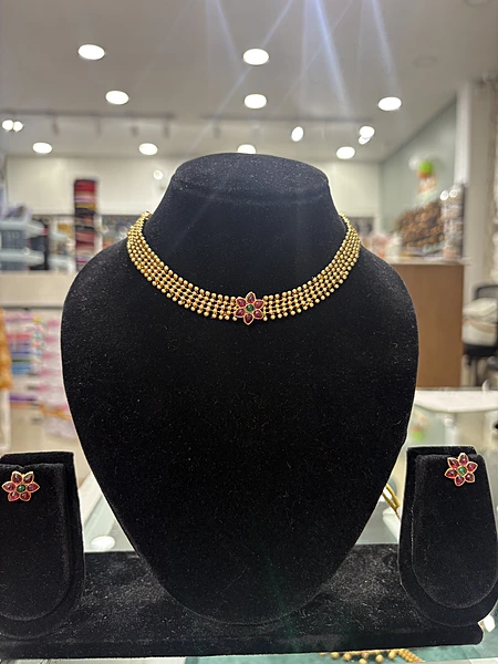 Lightwieght Choker with ruby & emerald floral design