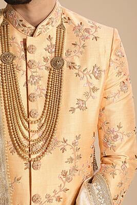 Richy Looking Golden Yellow Richy Looking Golden Yellow