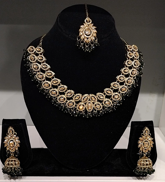 Kundan Stone Necklace Set