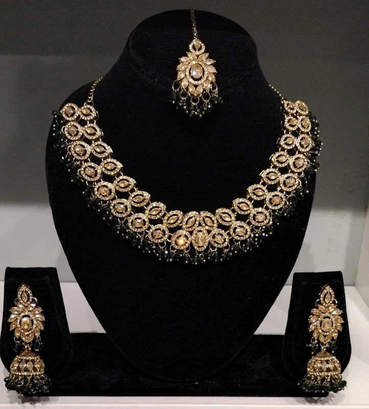 Kundan Stone Necklace Set
