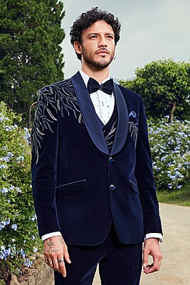 14 A Midnight Navy Charm Tuxedo 29