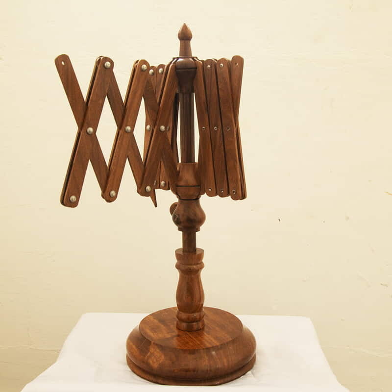 Yarn Swift - Modal 2 Yarn Swift - Modal 2