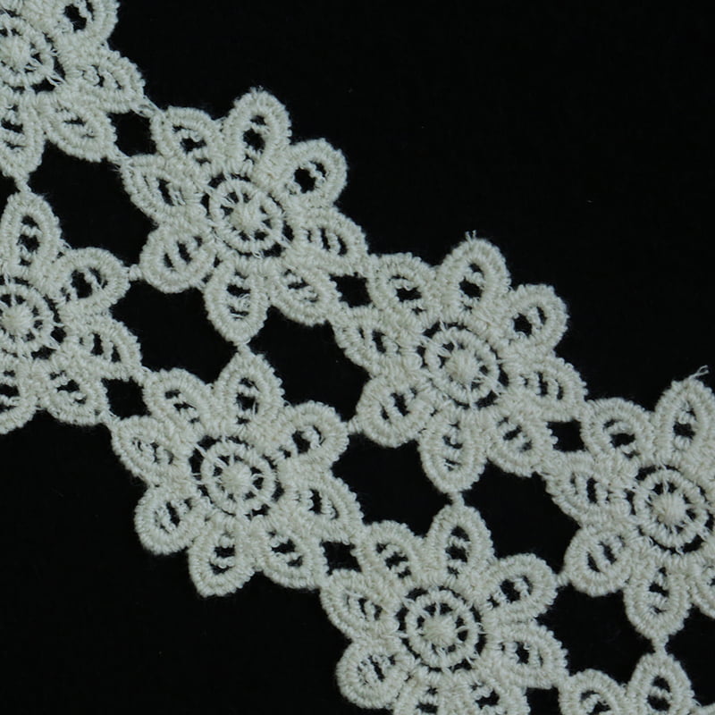 Lace Off white Design 18