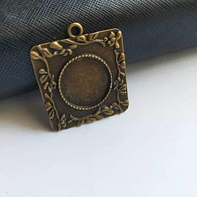Pendant Antique Bronze Modal 122 Pendant Antique Bronze Modal 122