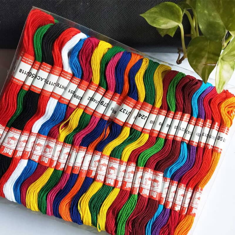 Doli Embroidery Thread Set J4444 - 100 pcs Doli Embroidery Thread Set J4444 - 100 pcs