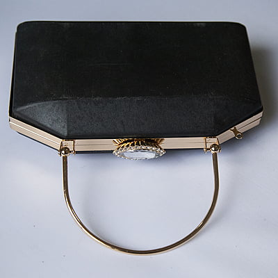 Clutch Bag Frame Modal Three