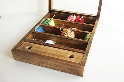 Wooden Embroidery Floss Organizer With Bobbin