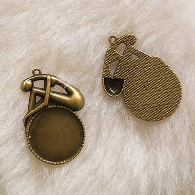 Pendant Antique Bronze Modal 104 Pendant Antique Bronze Modal 104