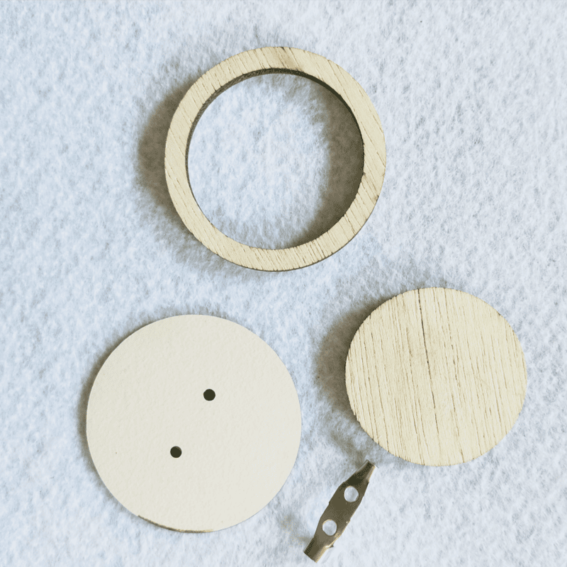 Mini Hoop Brooch Veneer Cream Medium Mini Hoop Brooch Veneer Cream Medium