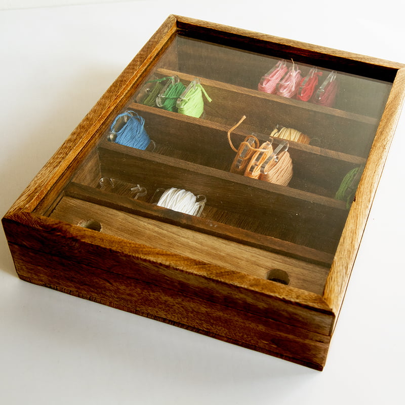 Wooden Embroidery Floss Organizer With Bobbin