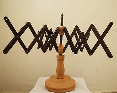 Yarn Swift - Modal 1 Yarn Swift - Modal 1