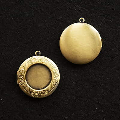 Openable Pendant Antique Bronze Openable Pendant Antique Bronze