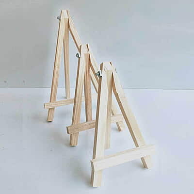 Wooden Easel 7" Wooden Easel 7"
