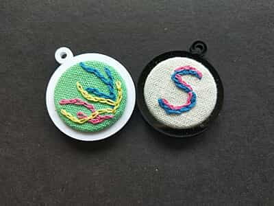 Mini Hoop Circle White Medium Mini Hoop Circle White Medium