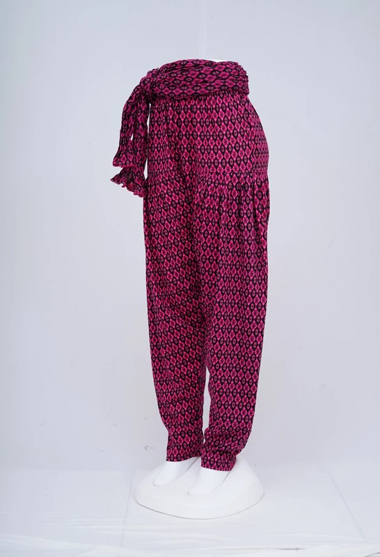 Women Printed Patiyala with Matching Stole