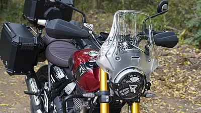 Carbon Racing "WANDERER" Premium Touring Windshield for Triumph Speed 400 / Scrambler 400 X