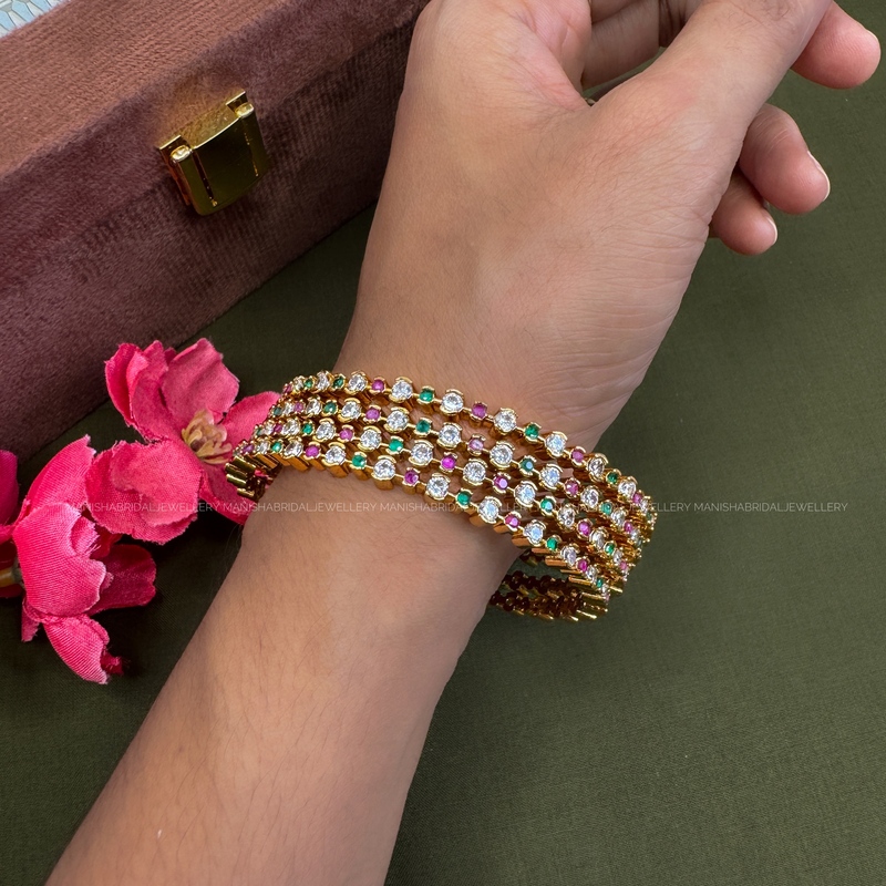 p/g small stone bangle