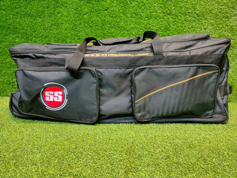 CRICKET KITBAG SS MAXIMUS WHEELIE CRICKET KITBAG SS MAXIMUS WHEELIE