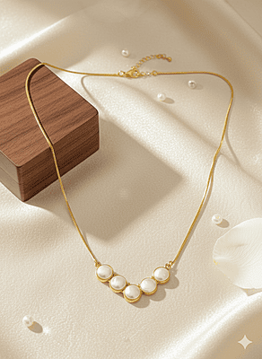 Necklace Five Pearls Straight