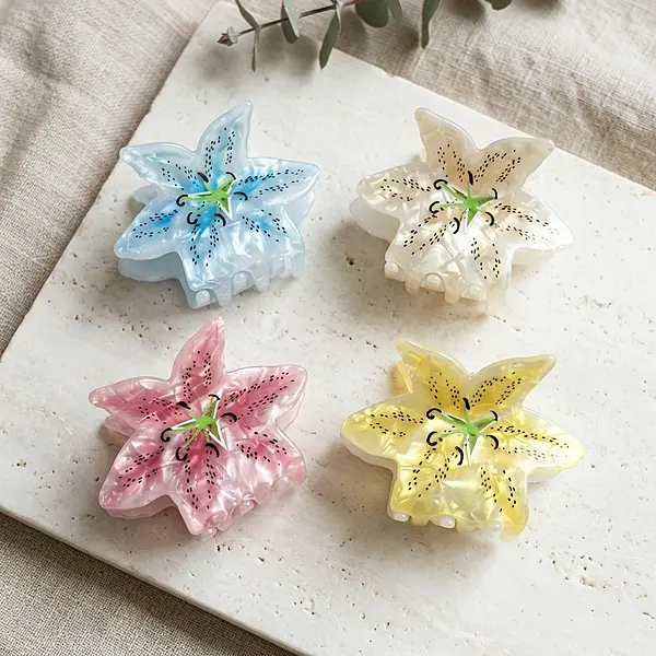 Lily Hair clip