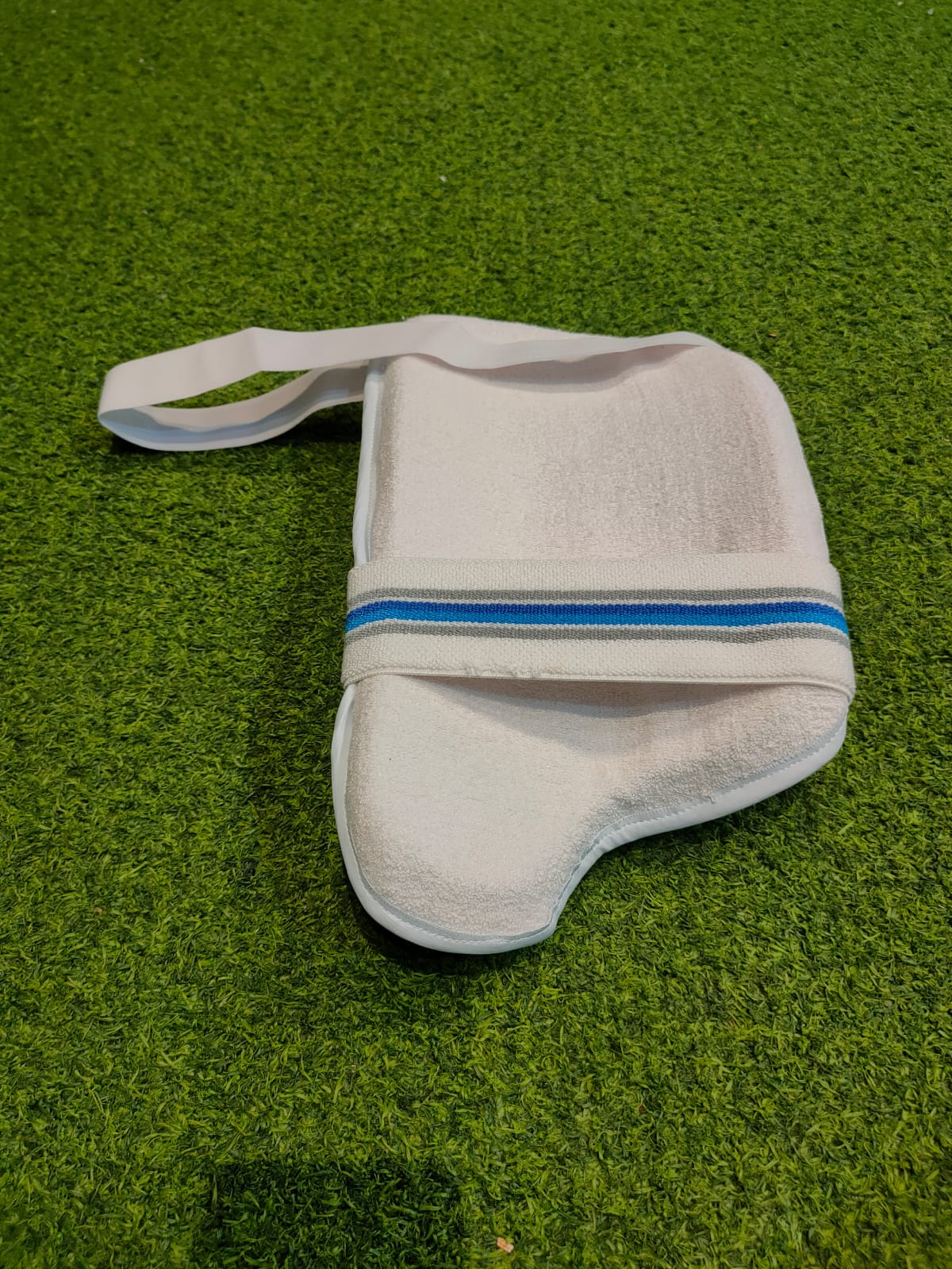 Cricket THIGH PAD -SG SUPER TEST Cricket THIGH PAD -SG SUPER TEST