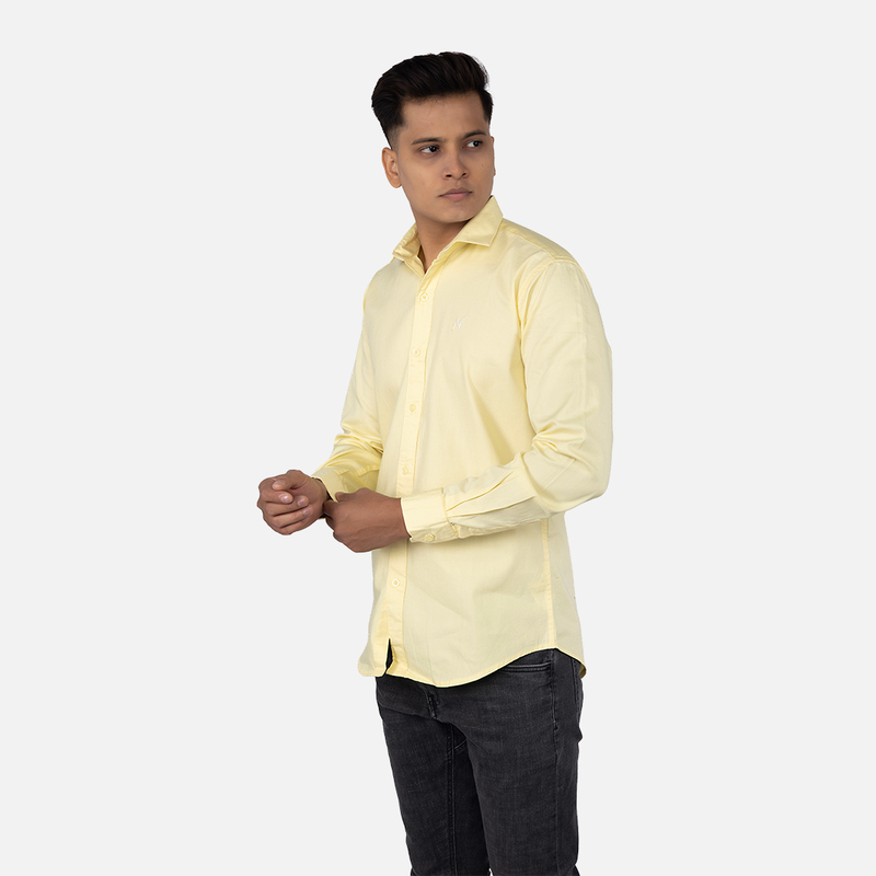 Men Banana Frappe Solid Casual Shirt