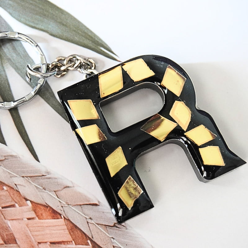 'R' AFFLUENCE LETTER KEYCHAIN 'R' AFFLUENCE LETTER KEYCHAIN
