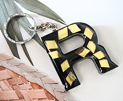 'R' AFFLUENCE LETTER KEYCHAIN 'R' AFFLUENCE LETTER KEYCHAIN