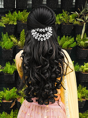 Long HD (hign density) curled hair extension