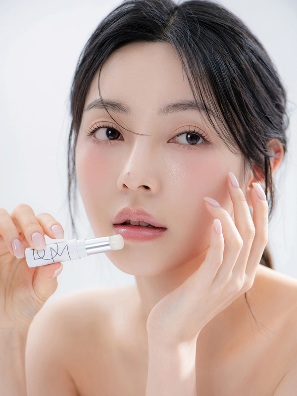 B.O.M - DEWY LIP BALM #01 PURE VANILLA