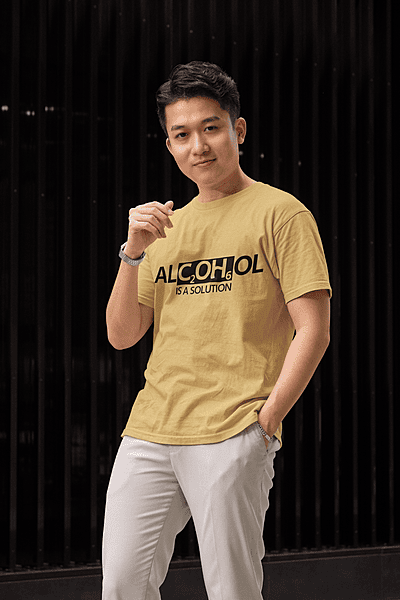 UK 17 beige premium tshirt