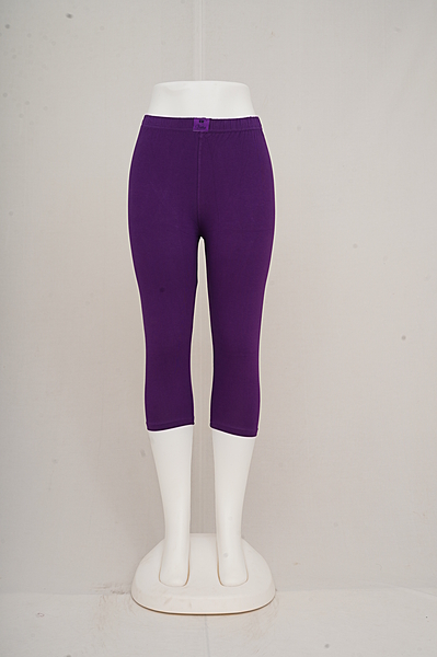 Women Plum Capri