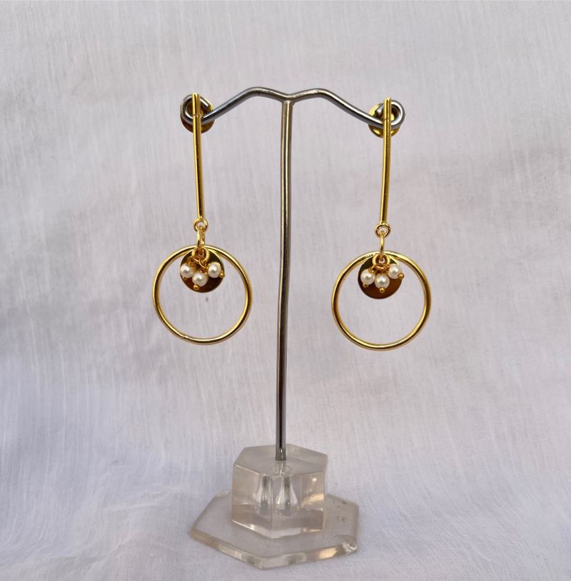 Stick RD Studs with Charms & S Pearl