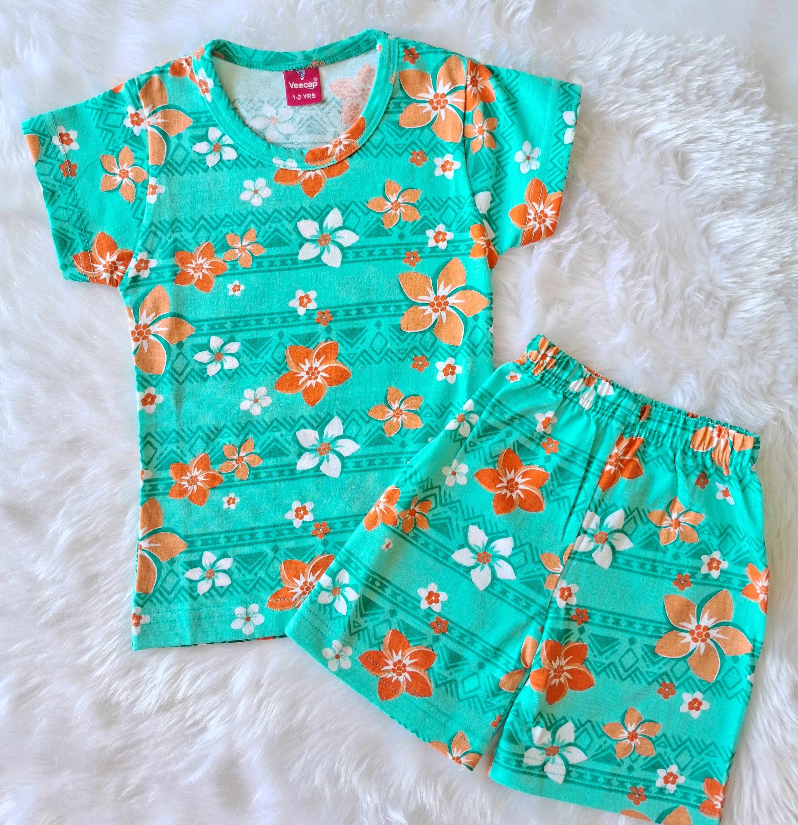 Cotton T Shirt with shorts - Light green flowers