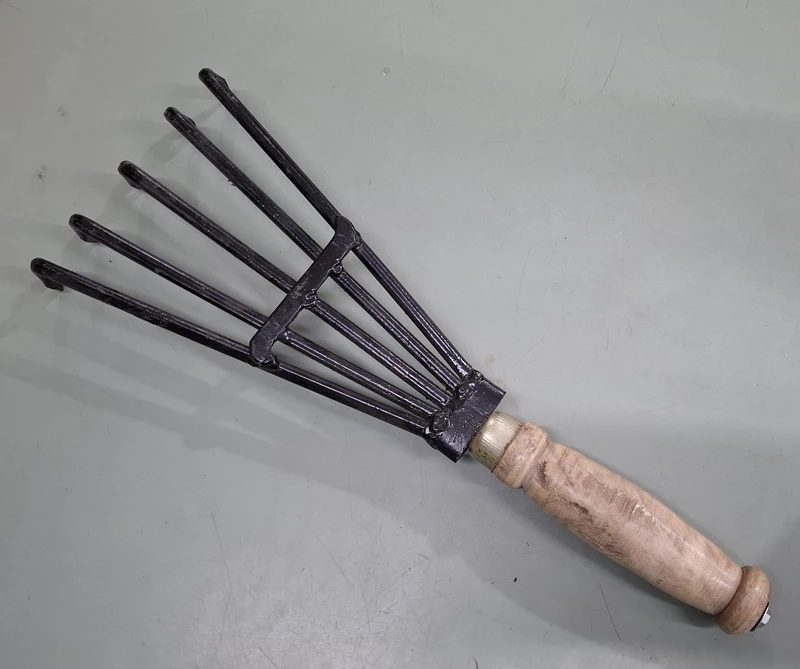 Garden Leaf Rake Big Panja with Five Teeth, Hard Steel Material With Wooden Handle | Hand cultivator 5 fingure