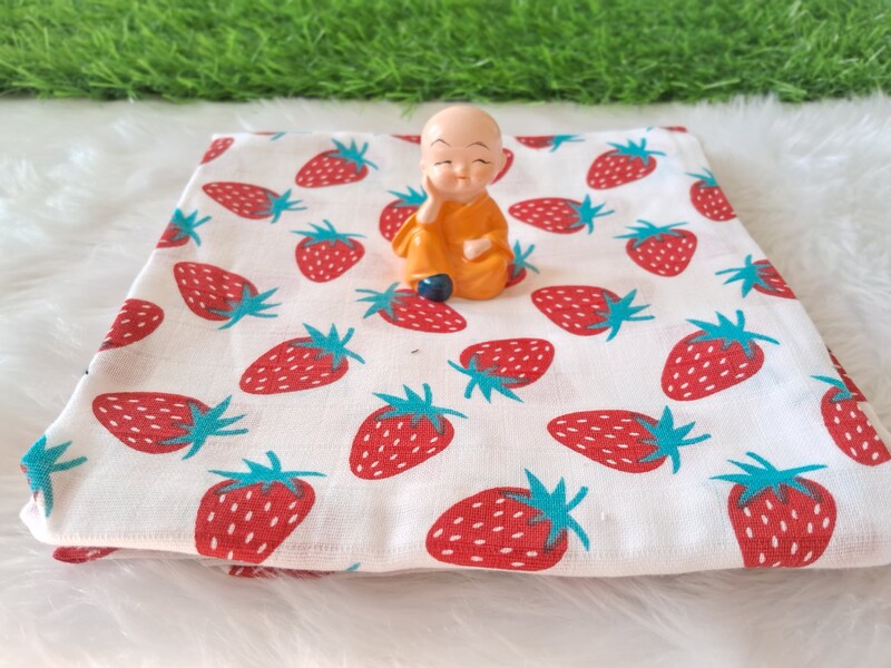 Muslin Baby bath towel - Strawberry