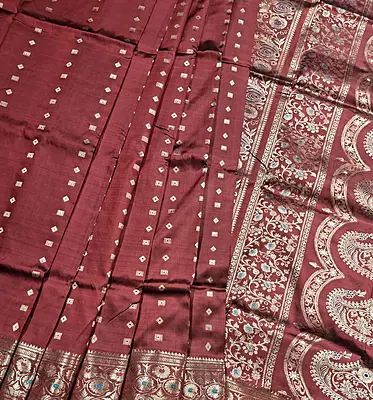 No Figurine motif 2000 buta Swarnachari Maroonish red with golden zari