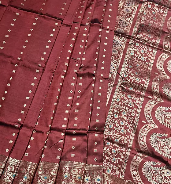 No Figurine motif 2000 buta Swarnachari Maroonish red with golden zari